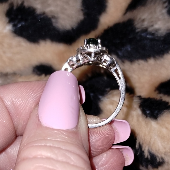 Emerald Ring - Picture 3 of 3